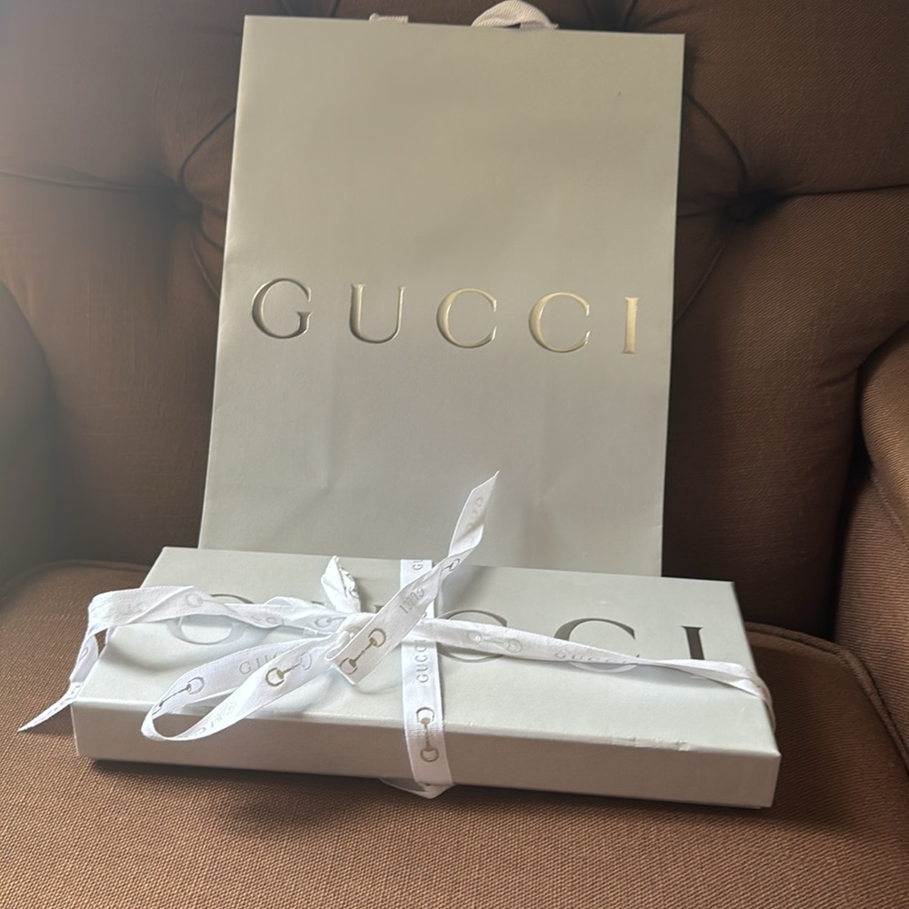 Gucci Holiday Cards set of 10 with paper bag